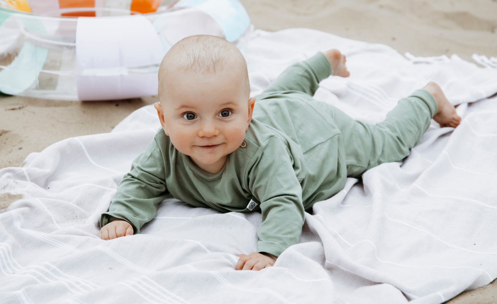 Welche Kleidung braucht ein Sommerbaby? – Die Erstausstattung für warme Tage & Nächte