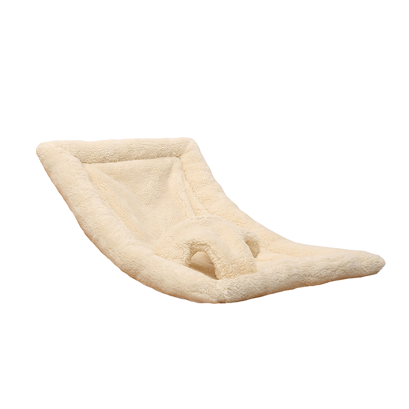 Charlie Crane Sitzauflage Leno in der Farbe Milk Fur. 