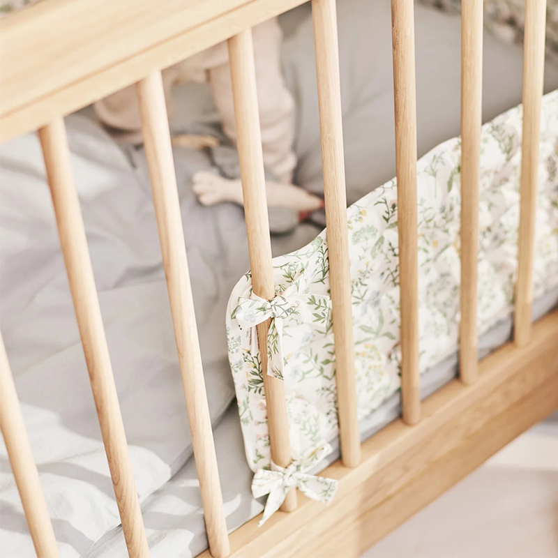 Dear April Bettnestchen Summer Flowers an Babybett.