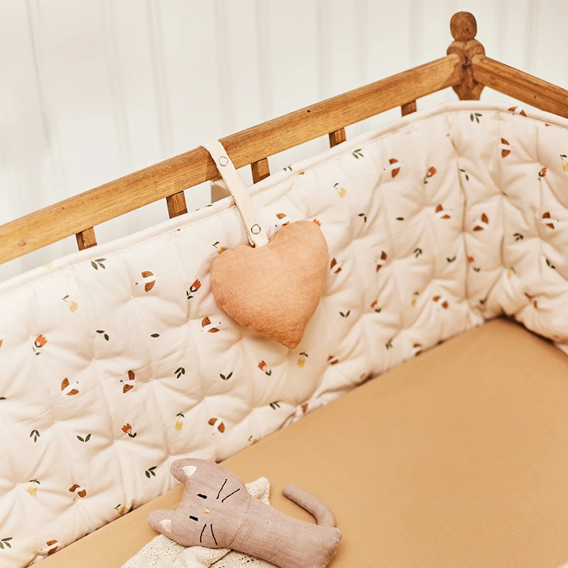 Dear April Bettnestchen Songbirds in Babybett. 