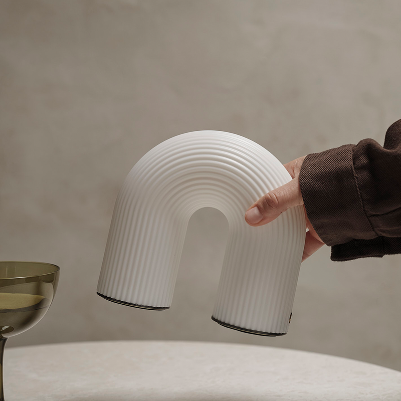 Ferm Living Lampe portable « Vuelta » Blanc