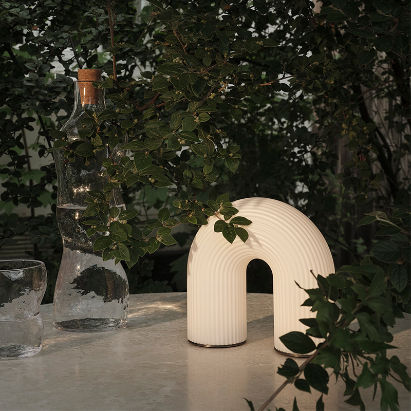 Ferm Living Lampe portable « Vuelta » Blanc