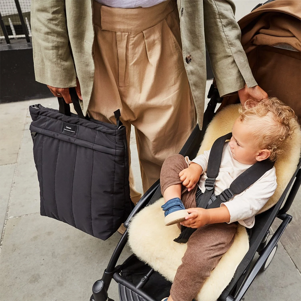 Finnsøn Sac à dos à langer écologique avec matelas à langer « RAE » Noir