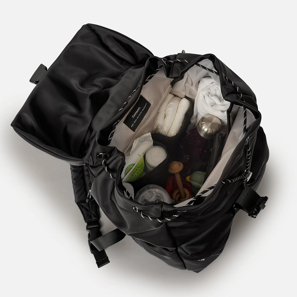 Finnsøn  Eco Wickelrucksack mit Wickelunterlage 'ELISE'  Black