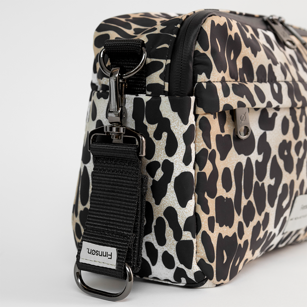 Finnsøn  Eco Kinderwagen Organizer mit Kinderwagenclips 'FRIDA' Leopard - Online MY SNOWFLAKE