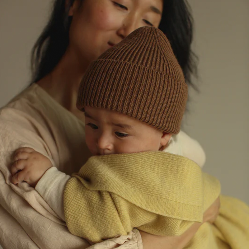 Hvid Newborn Beanie Fonzie Mocha