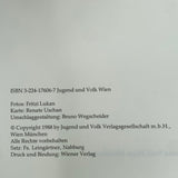 Weißer Stein und Rotes Türl