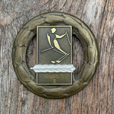 Skirennen (1 x Gloggnitz 1973, 1 x ohne Gravur), Anstecknadel