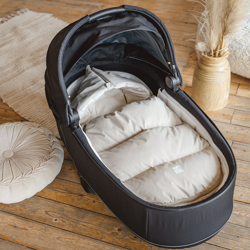 Kaiser Daunen Fusssack 'Little Dowwny' für Babyschale/Babywanne Sand - Online MY SNOWFLAKE