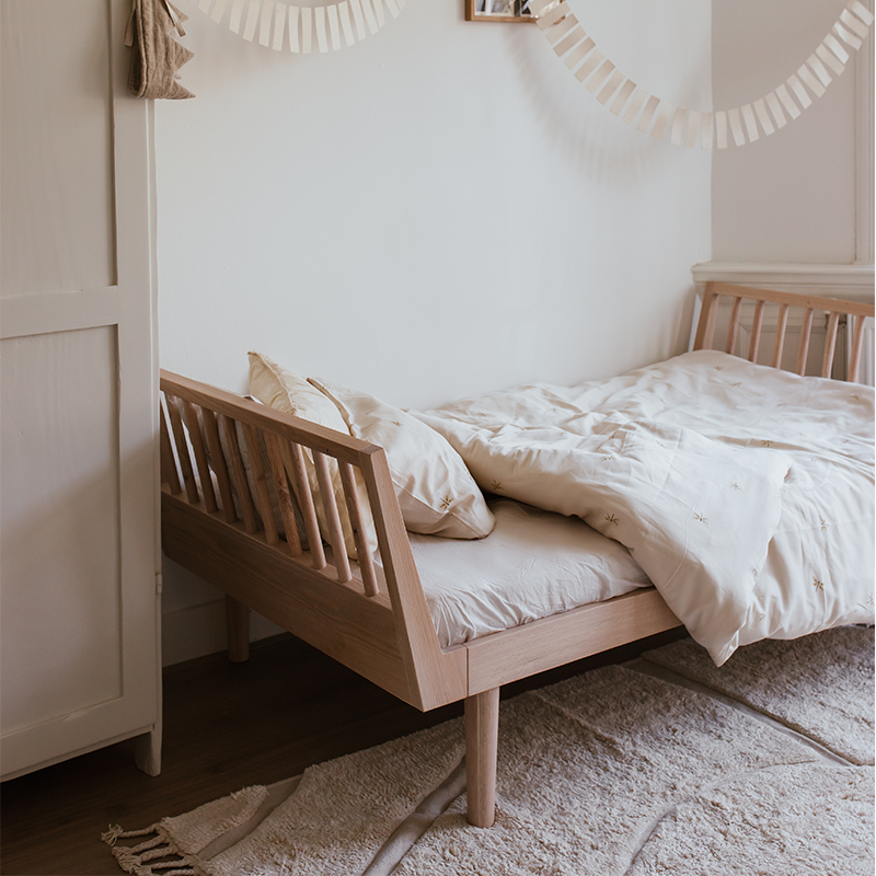 Kas Kopenhagen Eli Juniorbett in Light Oil Oak.