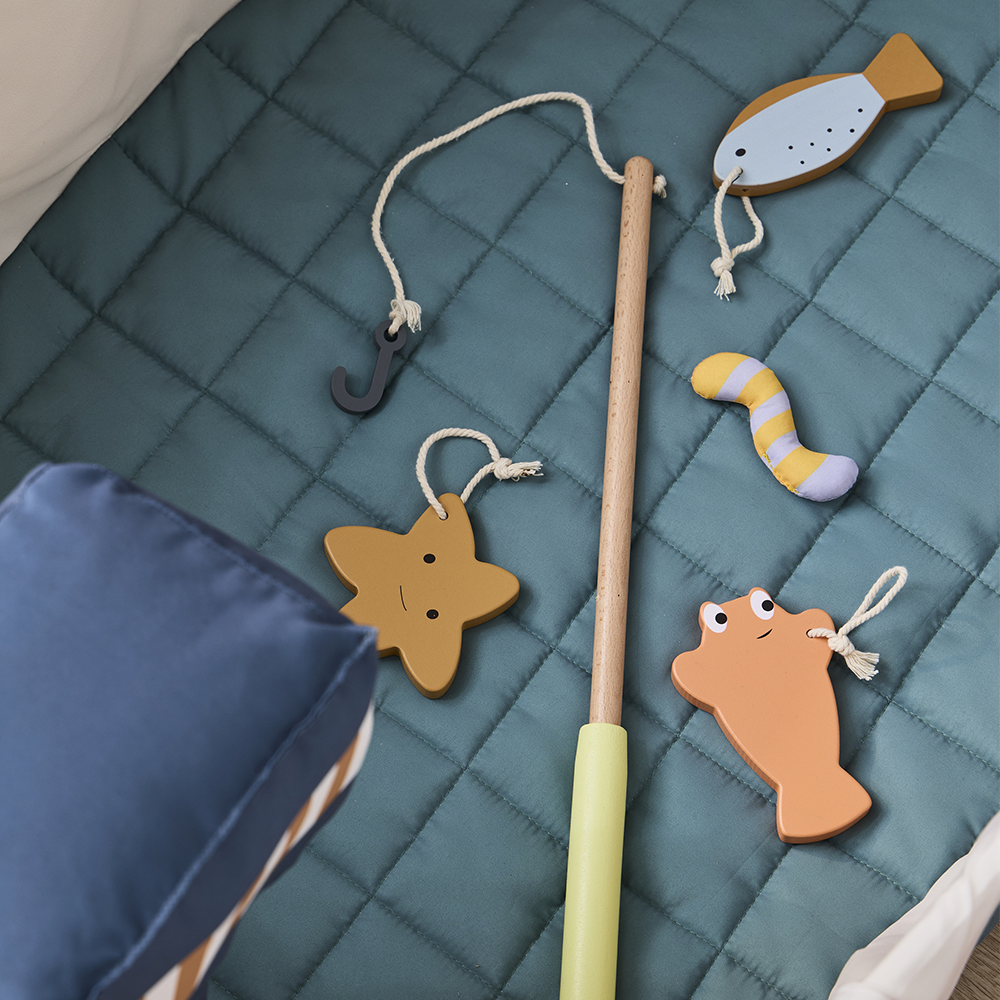 Kids Concept Fischerboot aus Stoff mit Angelset - Online MY SNOWFLAKE