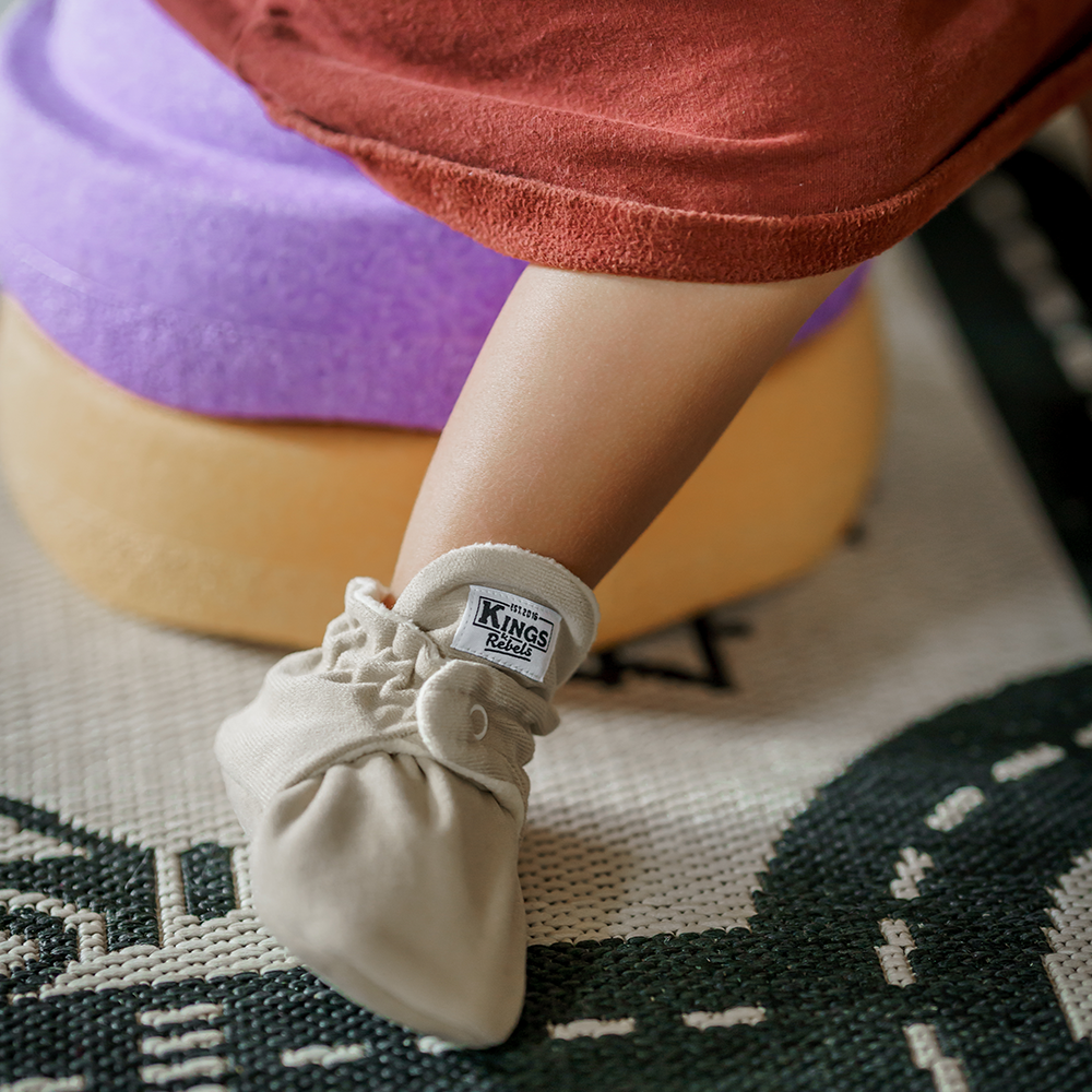 Kings & Rebels Baby Booties 'Gamuza' Ivory - Online MY SNOWFLAKE
