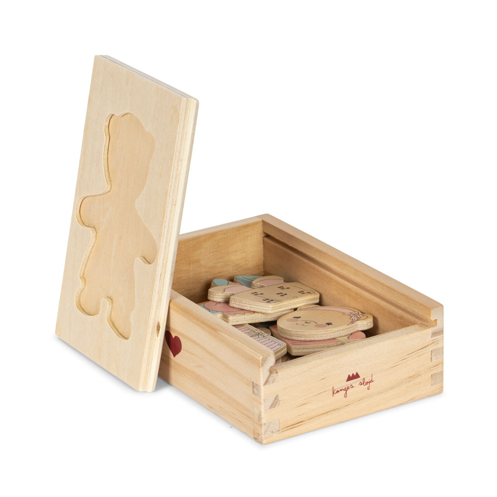 Puzzle en bois Konges Sløjd 'Teddy Dress Up' Dusty Pink