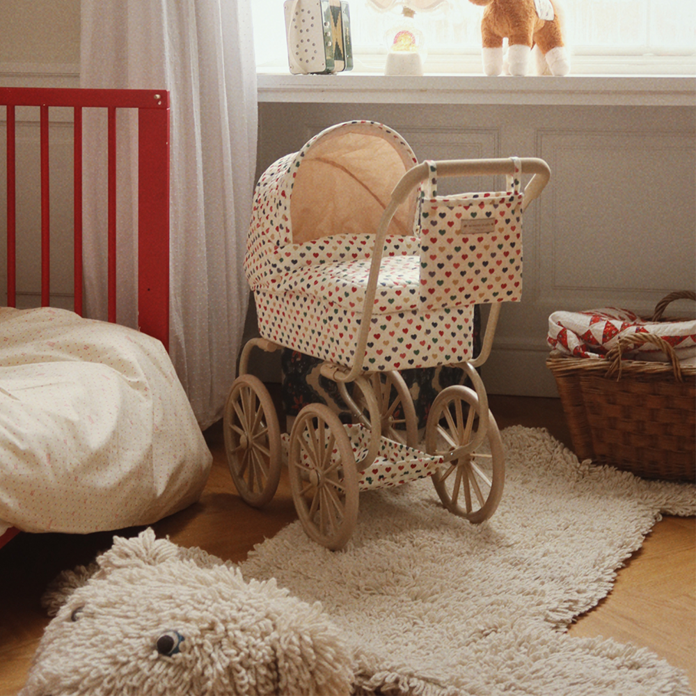 Konges Sløjd Puppen-Kinderwagen 'Minnie' Coeur Coloré