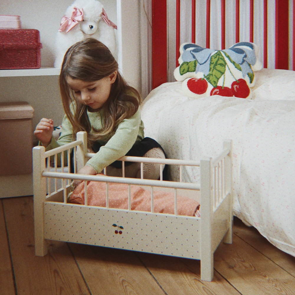 Konges Sløjd  Bett für Puppen Big Cherry