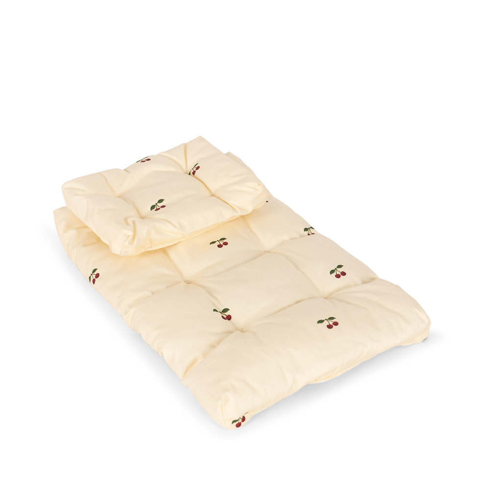Konges Sløjd Poupée avec de nombreux accessoires "Baby Doll Nursery Suitcase" Rose à carreaux