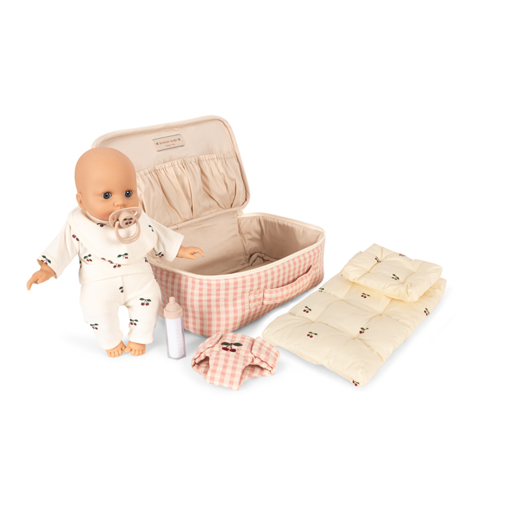 Konges Sløjd Poupée avec de nombreux accessoires "Baby Doll Nursery Suitcase" Rose à carreaux