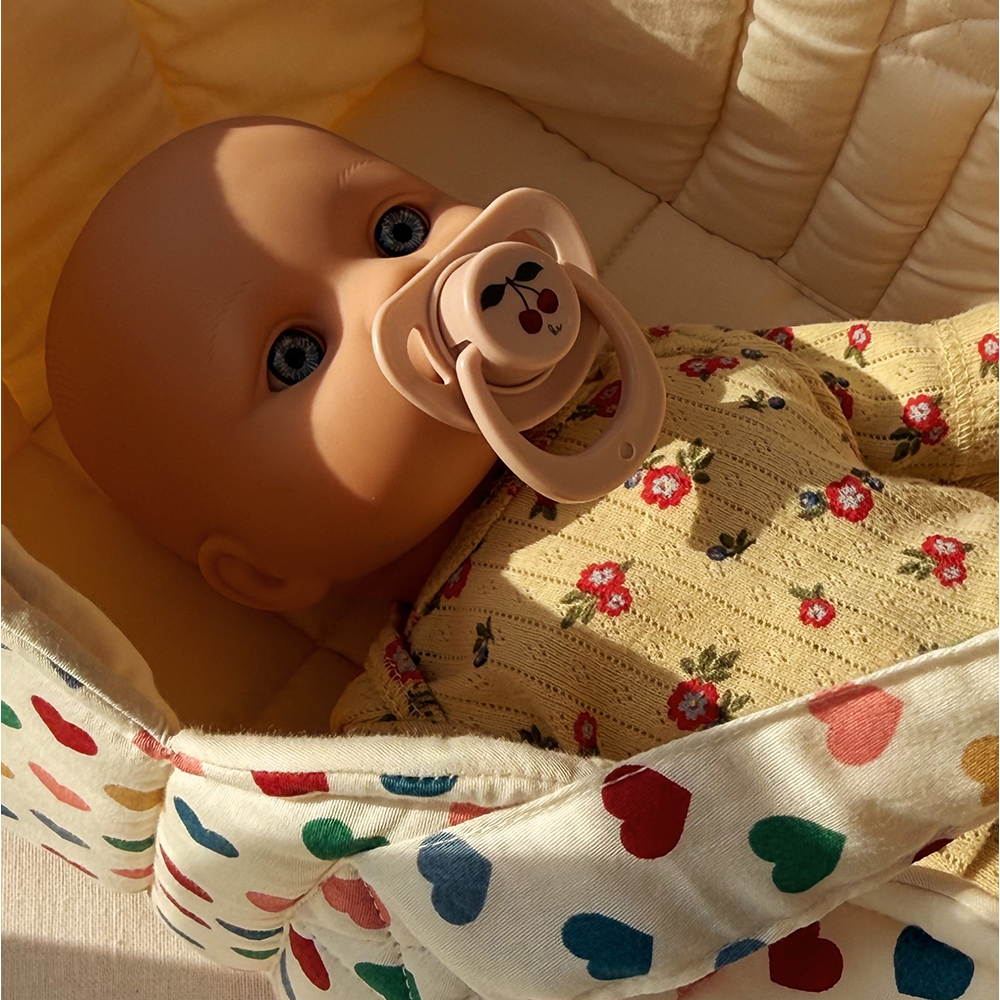 Konges Sløjd Doll Carrier Coeur Coloré