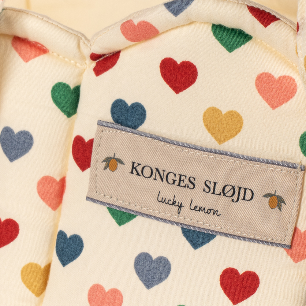 Konges Sløjd Doll Carrier Coeur Coloré