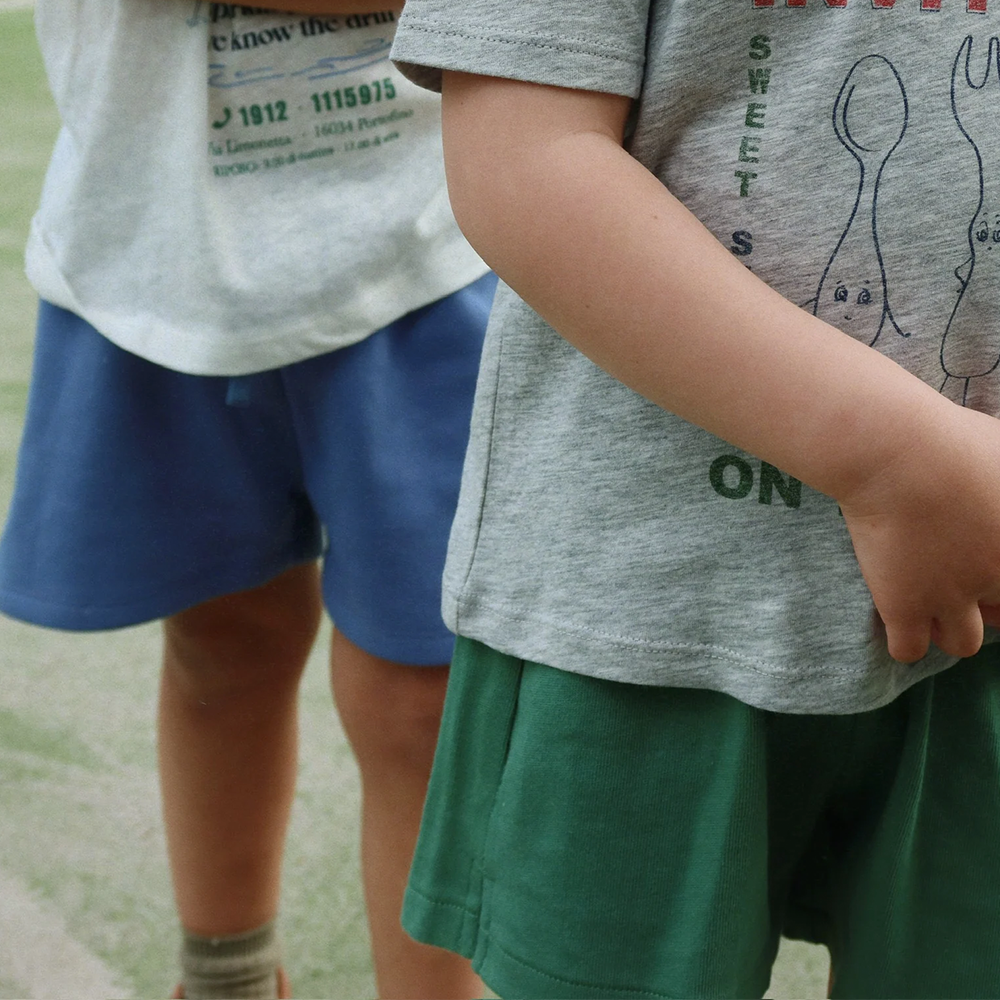 Konges Sløjd Shorts aus Baumwolle 'Spotty' Dark Ivy - Online MY SNOWFLAKE