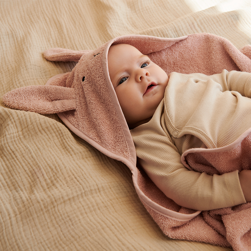 Liewood  Baby Kapuzenbadetuch Rabbit 'Albert'  Rose - Online MY SNOWFLAKE