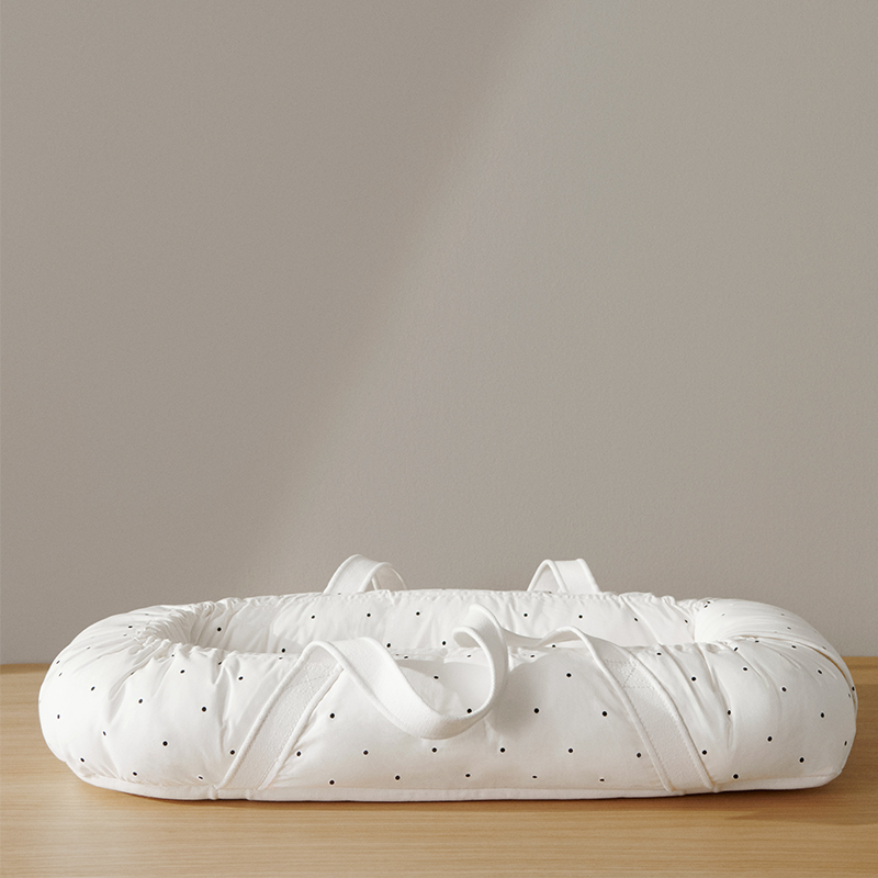 Liewood  Babynest 'Gro'  Classic Dot / Creme de la Creme - Online MY SNOWFLAKE