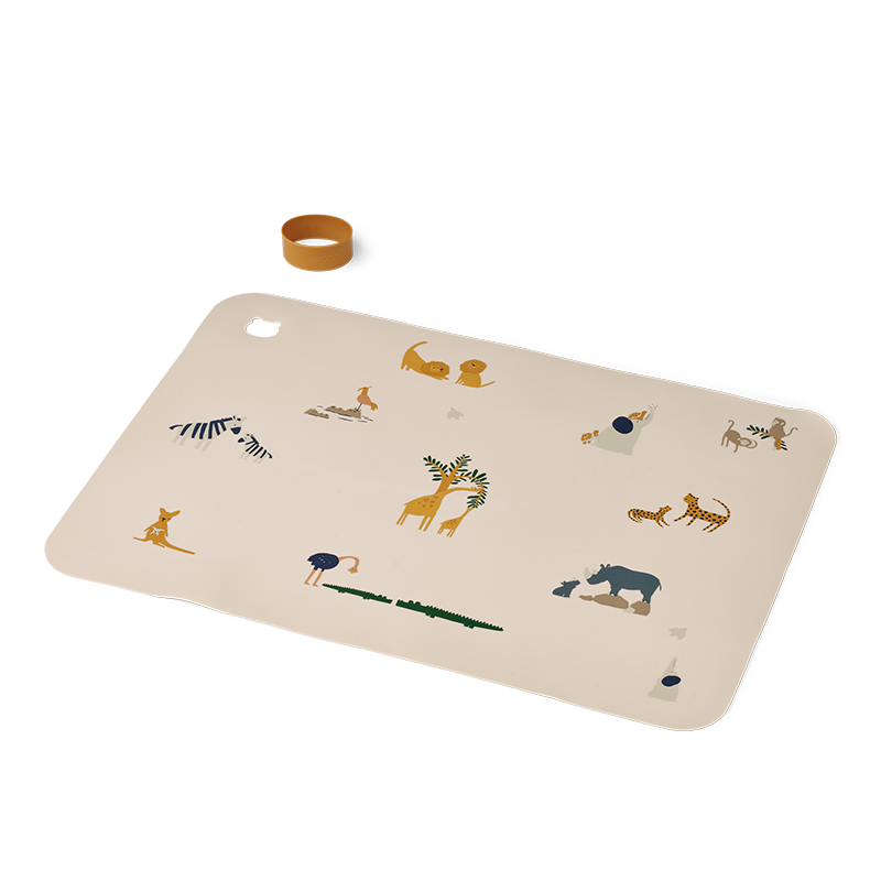 Tischset in Beige mit Dschungeltiermuster von Liewood.