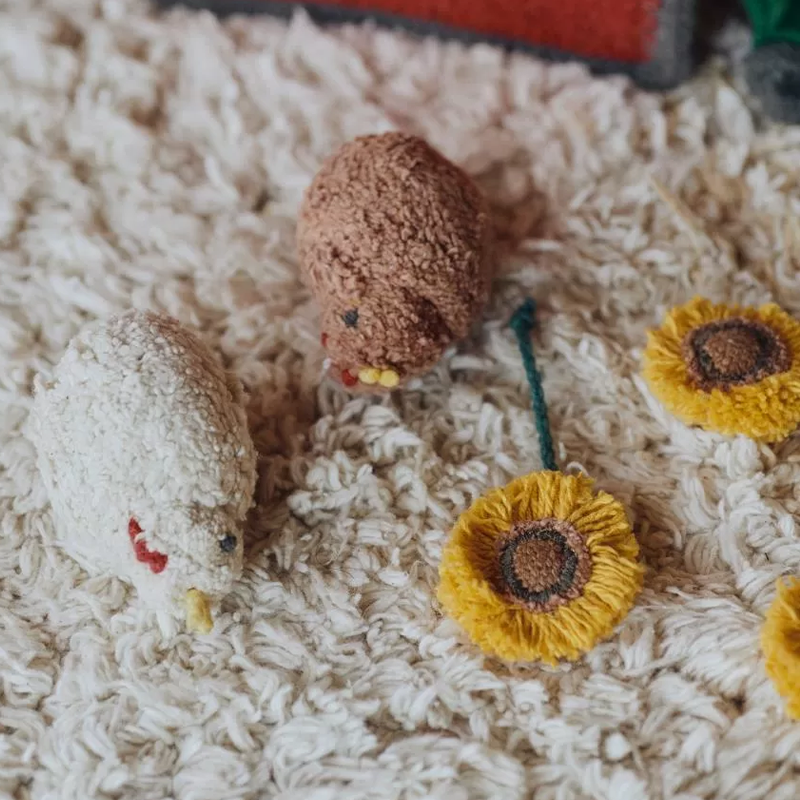 Lorena Canals waschbarer Spielteppich 'Farm Fields' Natural