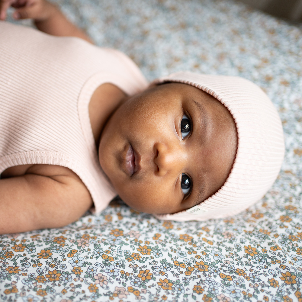 Minimalisma Bonnet bébé en soie/coton 'Bambi' Sweet Rose
