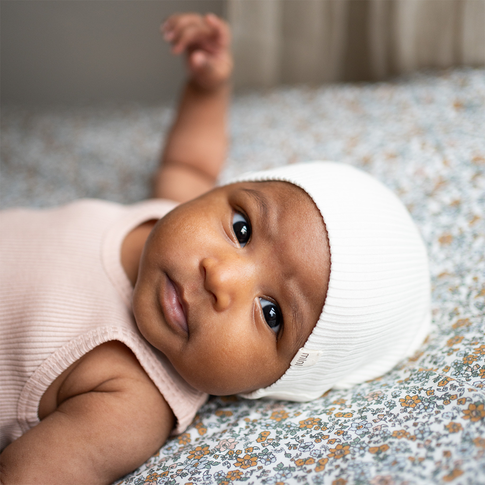 Minimalisma Babymütze aus Seide/Baumwolle 'Bambi' Cream