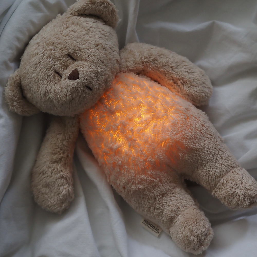 Moonie Teddybär mit Licht 'Organic Humming Bear' Sand - Online MY SNOWFLAKE