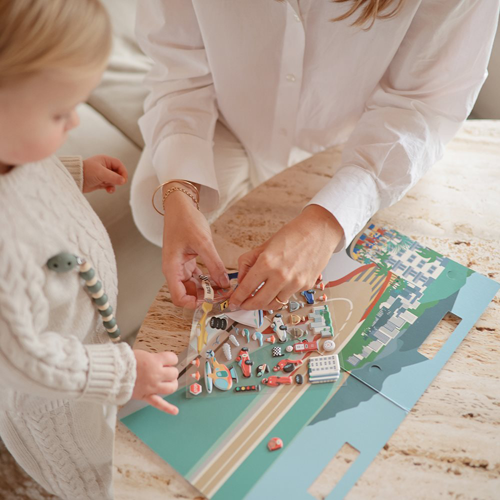 Mushie Wiederverwendbares Sticker-Set Race Cars - Online MY SNOWFLAKE