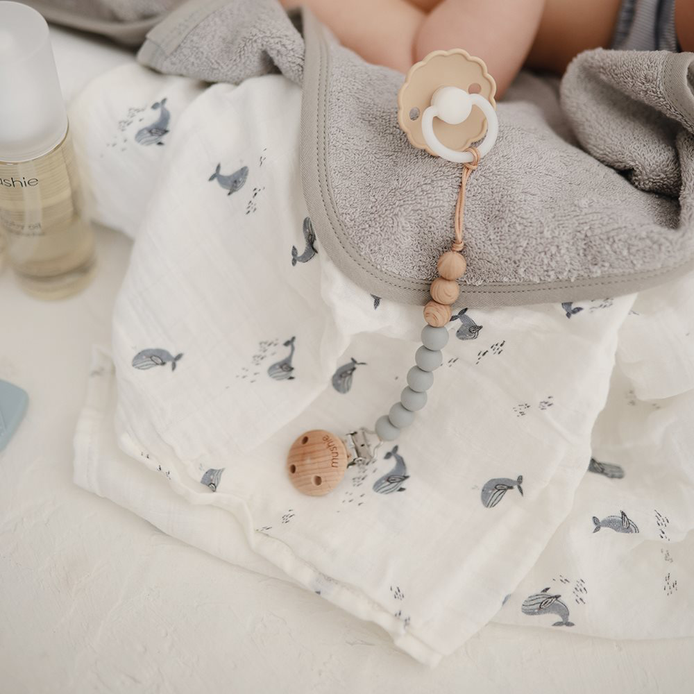 Mushie  Musselin Swaddle  Whales - Online MY SNOWFLAKE
