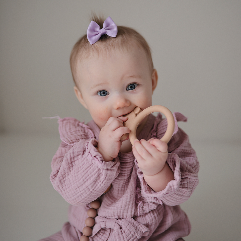 Mushie Beissring mit Baby