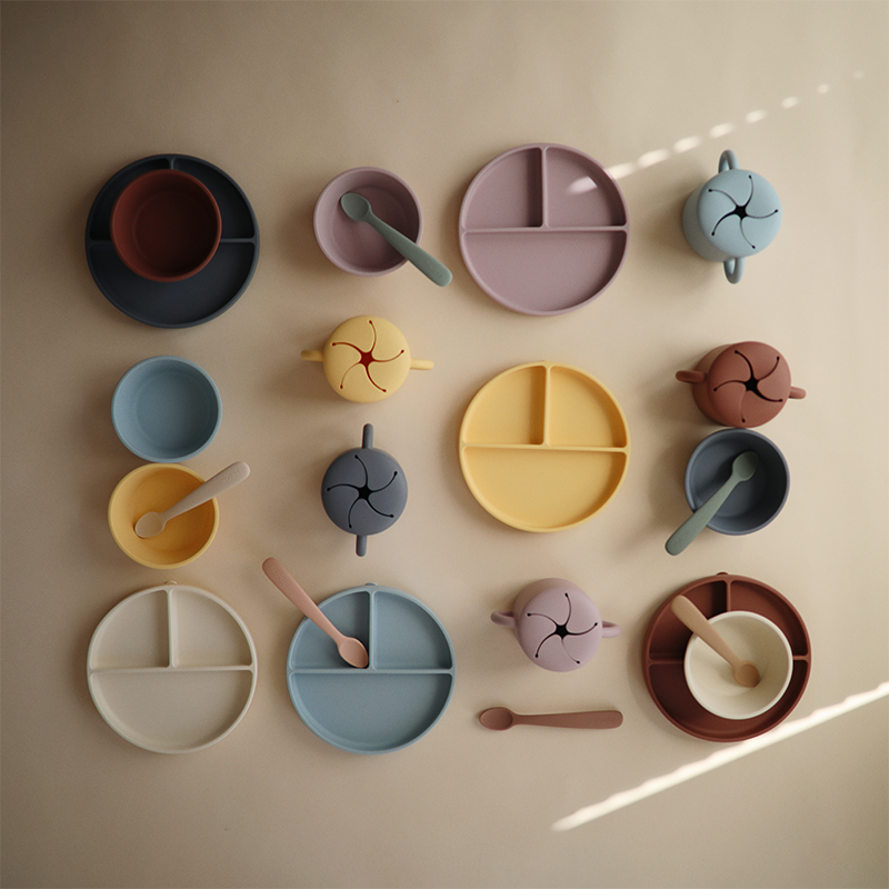 Mushie Silikon Teller mit Saugnapf Ivory - Online MY SNOWFLAKE