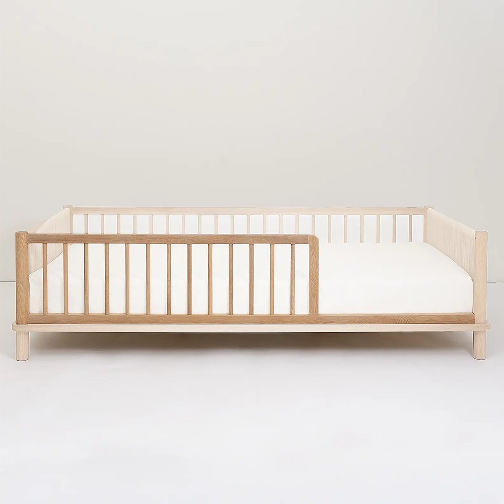 Barrière de lit Nobodinoz « Latitude » en bois de chêne pour lit simple