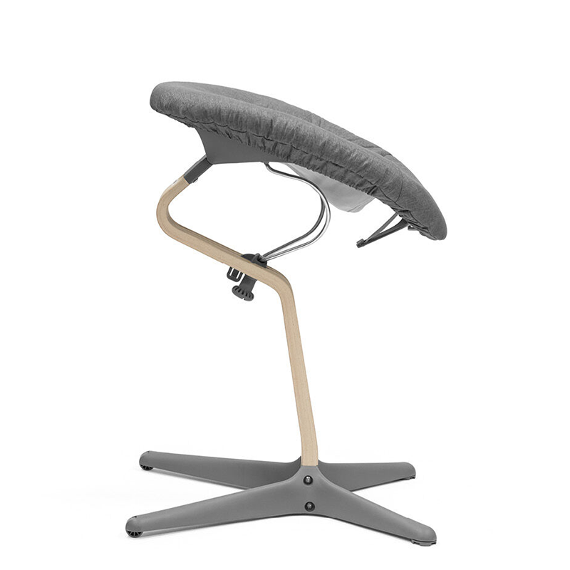 Stokke®  Nomi Hochstuhl Babyaufsatz & Matratzenbezug Grey /Grey Sand