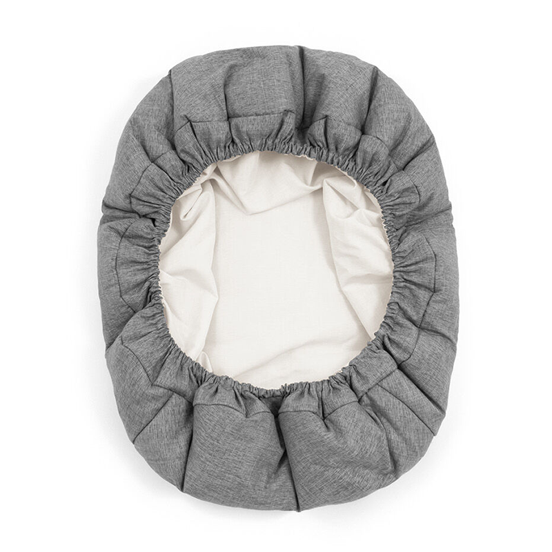 Stokke®  Nomi Hochstuhl Babyaufsatz & Matratzenbezug Grey /Grey Sand