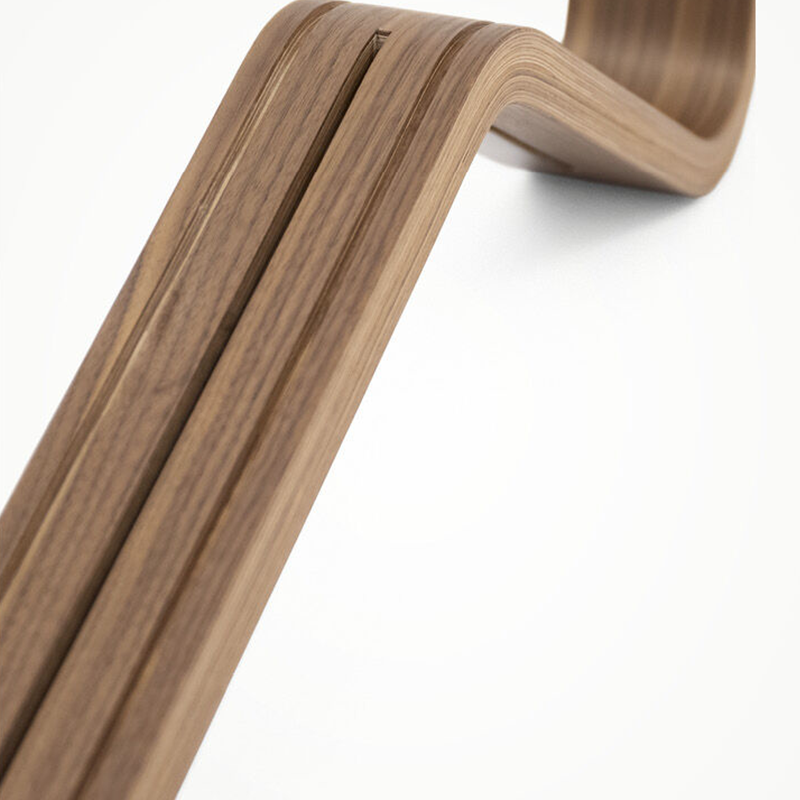 Mittelbalken aus Walnussholz von Stokke.