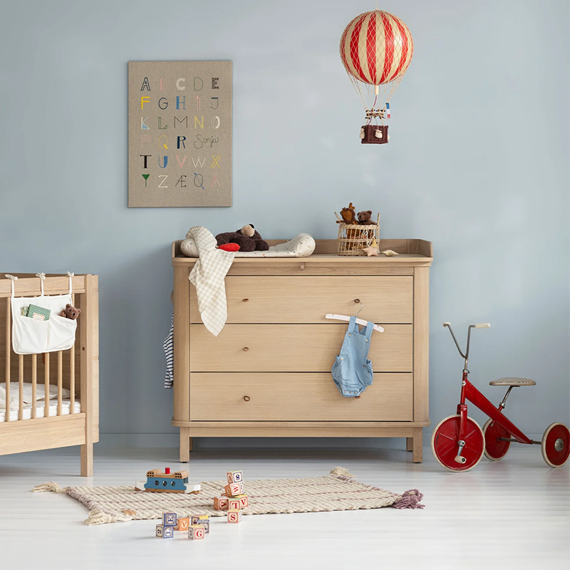 Oliver Furniture Changing Plate for Wood Dresser with 3 Drawers Oak