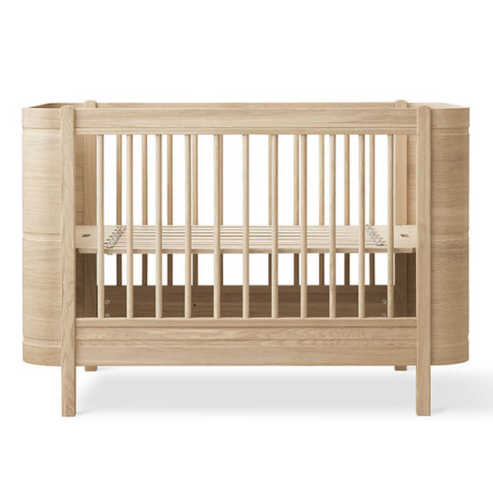 Ausstellungsstück Oliver Furniture  Wood Mini+ Babybett Eiche mit Himmelstange und Betthimmel - Online MY SNOWFLAKE