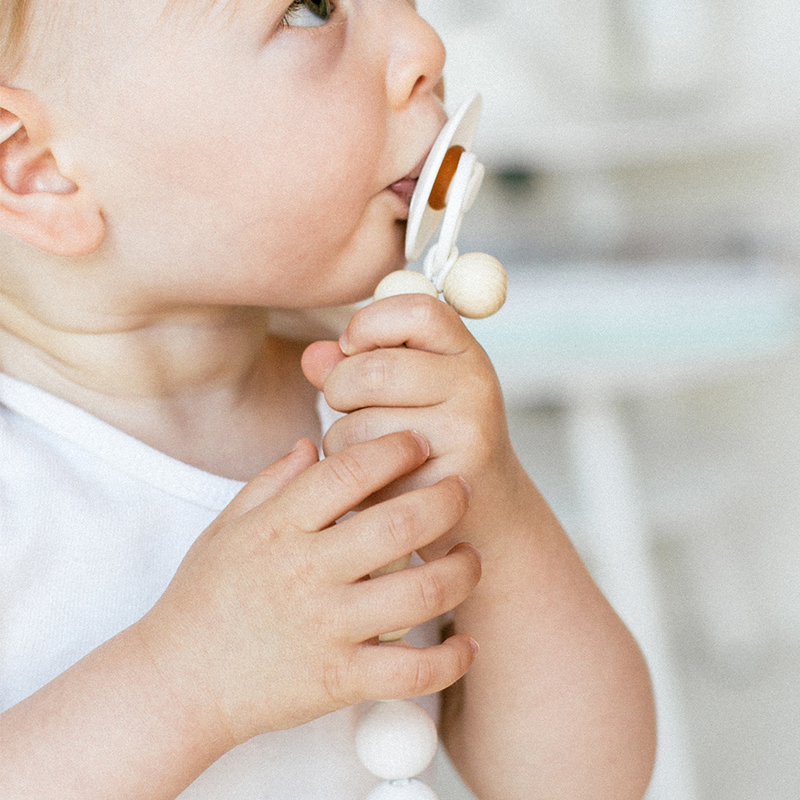 Petit Stellou  Schnullerkette  Milk - Online MY SNOWFLAKE