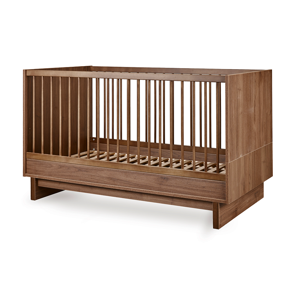 Quax Babybett- und Kinderbett 70 x 140 'Kyo' Walnut - Online MY SNOWFLAKE