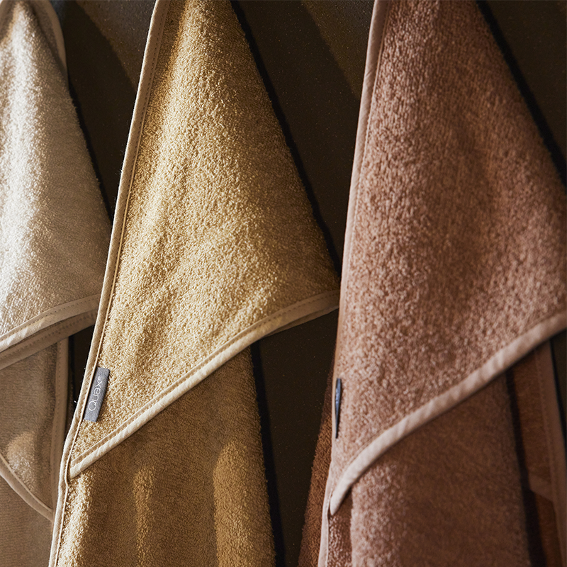 Quax Hooded Towel and Washcloth Coral
