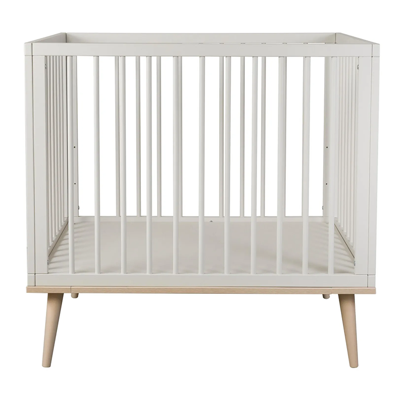 Laufgitter in Beige mit Beinen aus Buchenholz  von Quax.