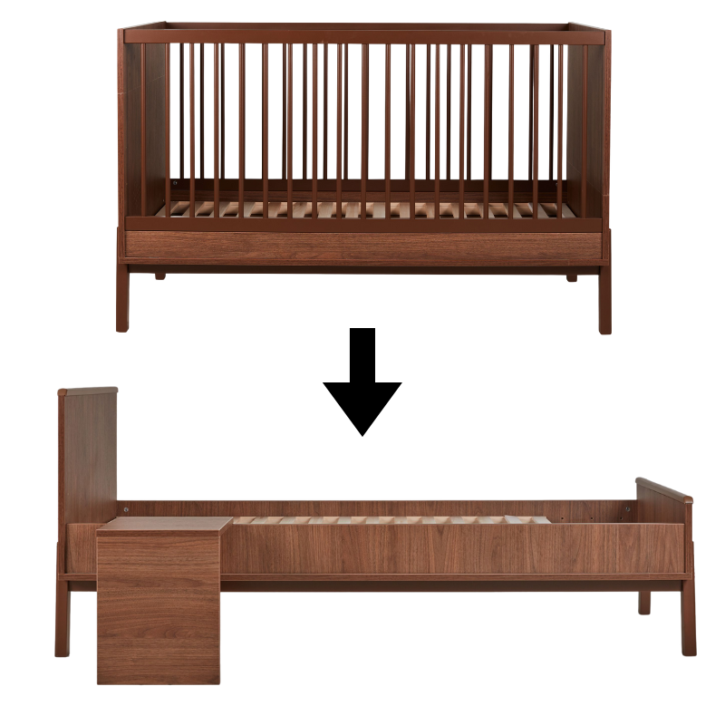 Babybett in Kastanienbraun und Juniorbett mit Nachttisch in Kastanienbraun von Quax.