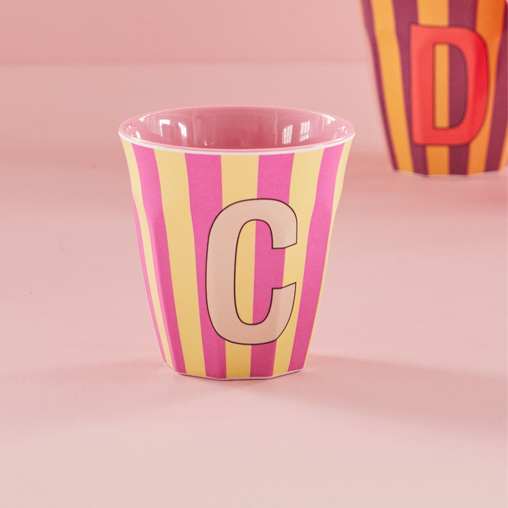 Rice  Melamin Becher Mittel 'Buchstabe C' Multicolor Stripes Pink - Online MY SNOWFLAKE