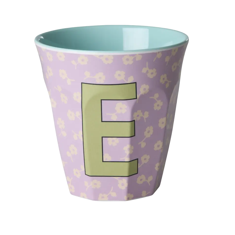 Rice  Melamin Becher Mittel 'Buchstabe E' Flowers Soft Purple