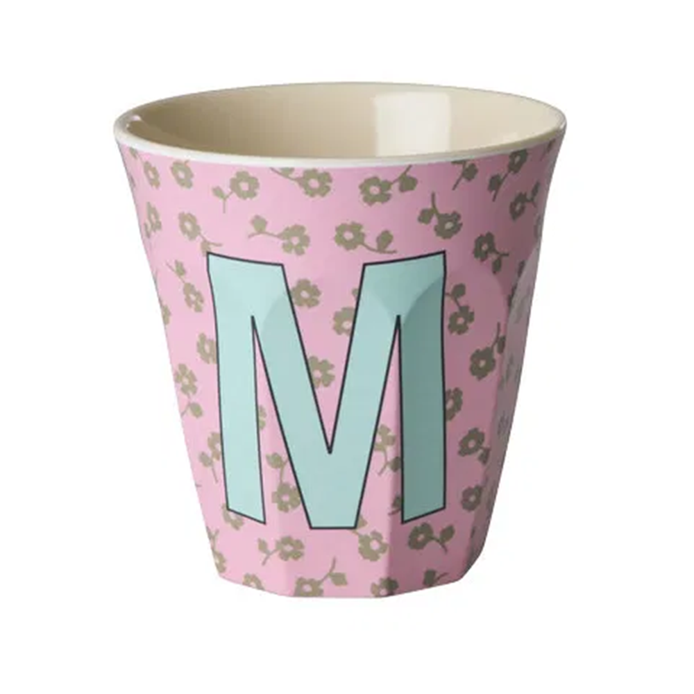 Rice Gobelet en mélamine moyen 'Lettre M' Fleurs Rose pâle
