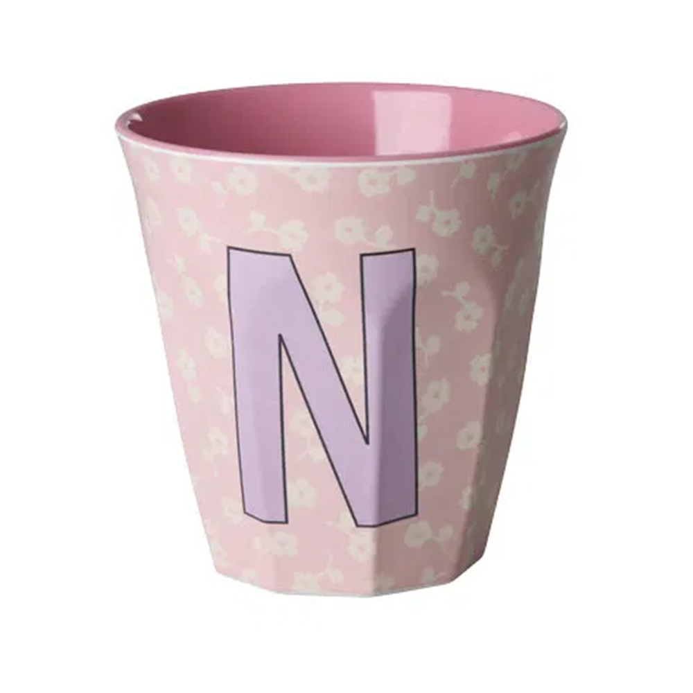 Rice  Melamin Becher Mittel 'Buchstabe N' Flowers Soft Pink